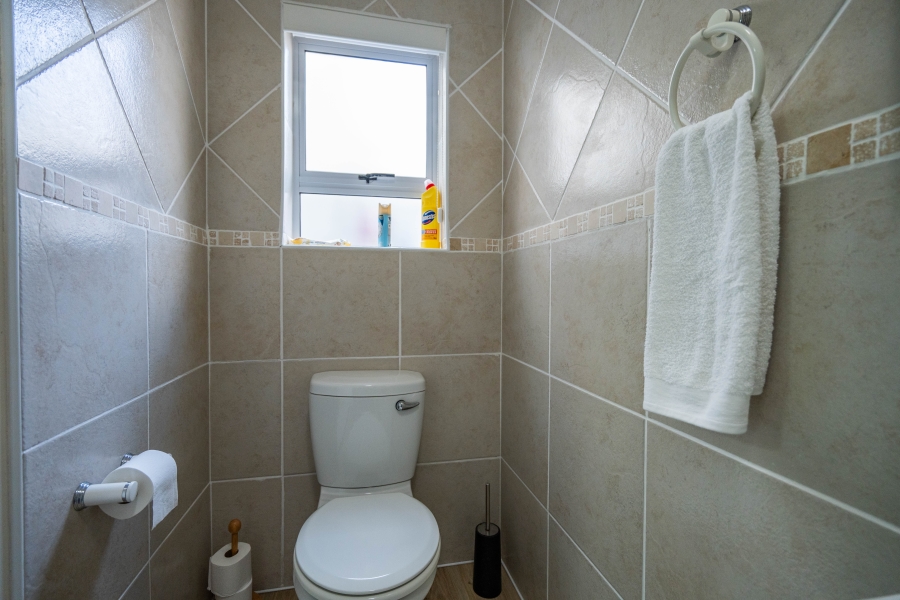 6 Bedroom Property for Sale in Royal Alfred Marina Eastern Cape